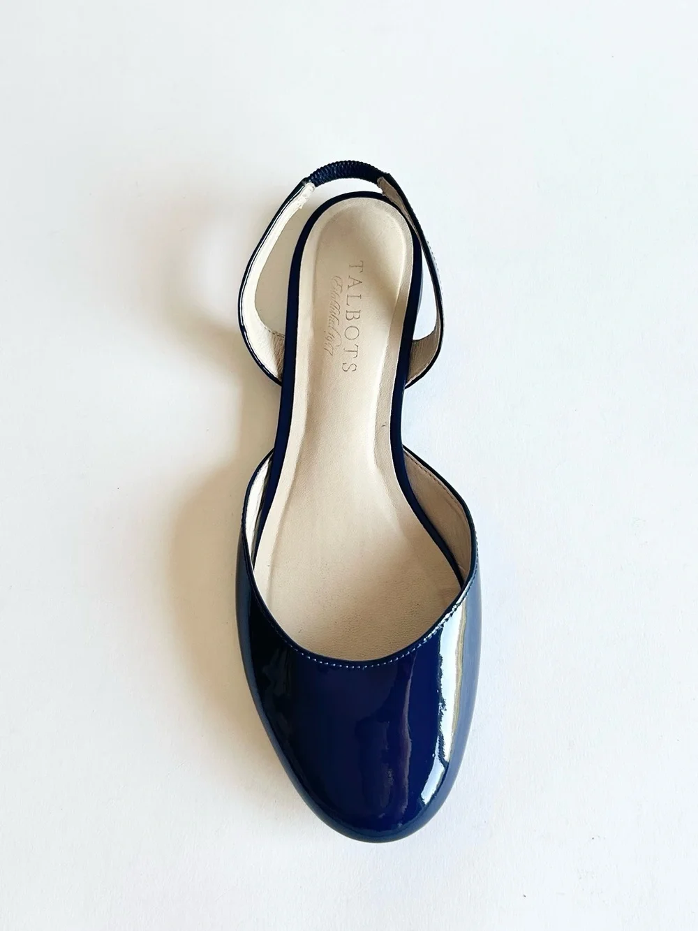 Talbots Navy Patent Leather Round Toe Rubber Outsole Flat Sandals  size 7 W.